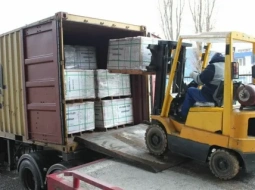 Разгрузили морские контейнеры в Кызылорде.